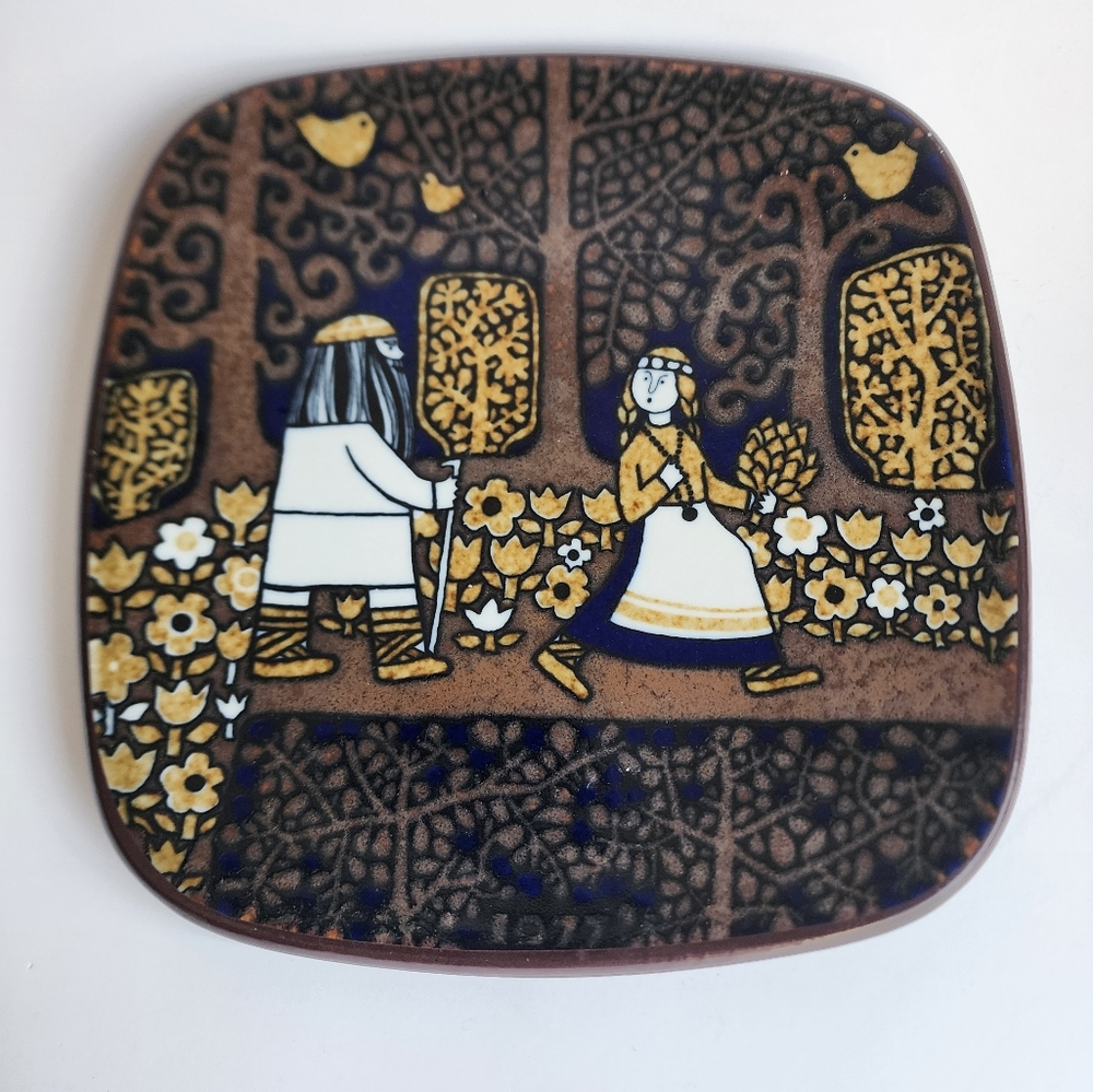 1977 Arabia Kalevala annual plates 1976-1999 by Raija Uosikkinen, Arstallrik